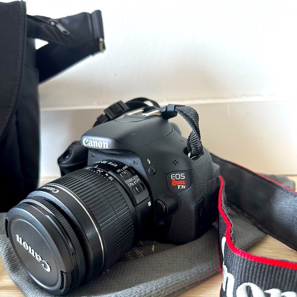 Canon Rebel EOS T31 Package - Picture 1 of 2